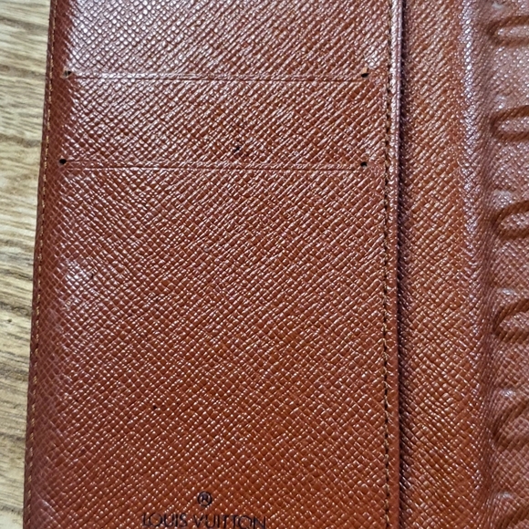 Louis Vuitton PM Monogram Agenda/passport Holder - Picture 9 of 14